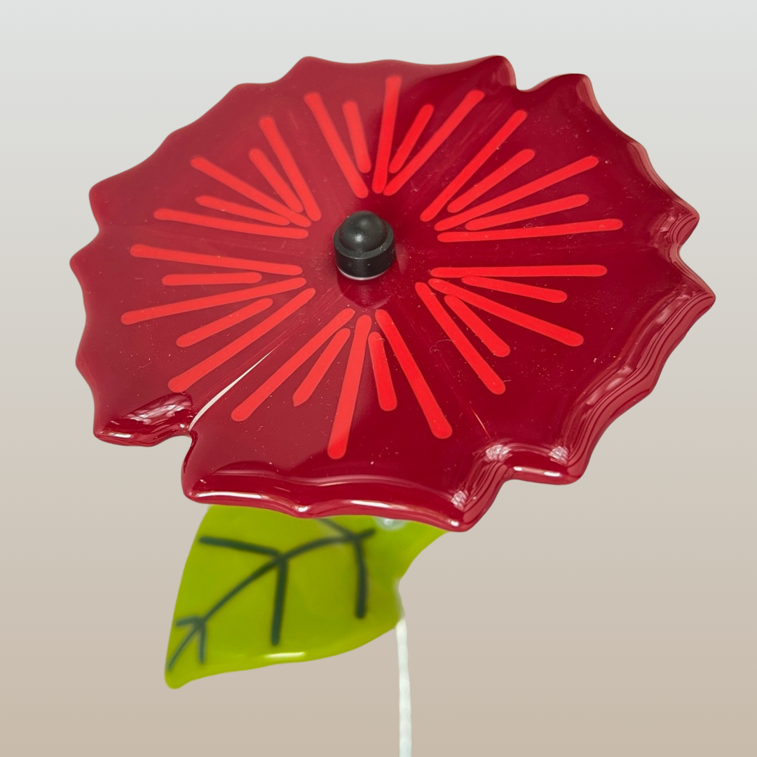 Rød-glasblomst-på-stilk-med-blad Rød glasblomst